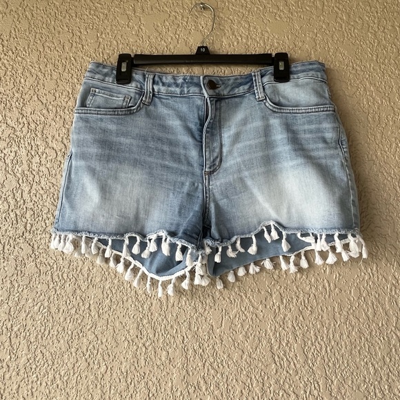 a.n.a Pants - A.n.a ~ Denim Fringe Women Shorts